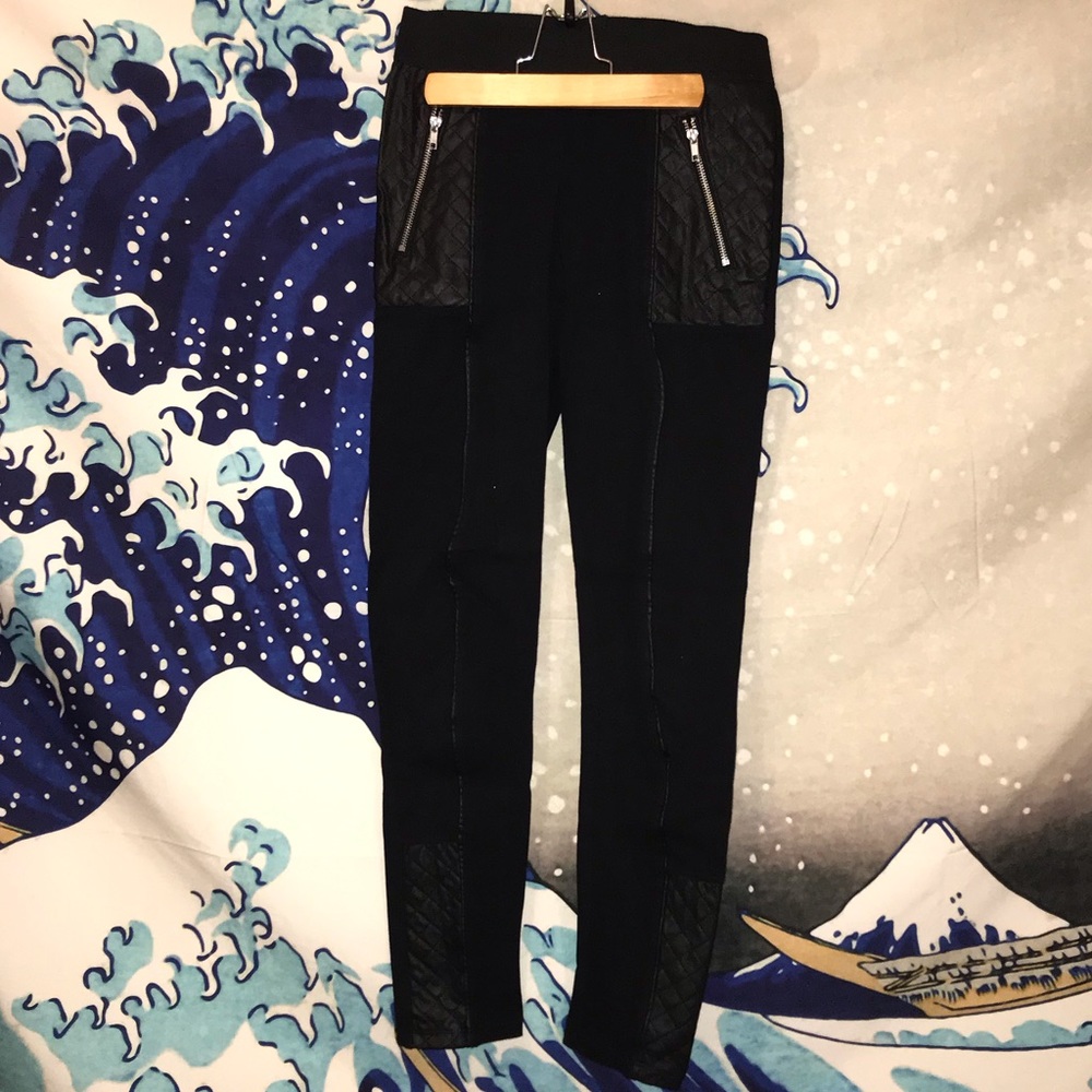 Detailed Black Leggings